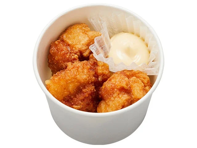 お持ち帰り用の二段仕込の醤油とり唐揚げ3個。