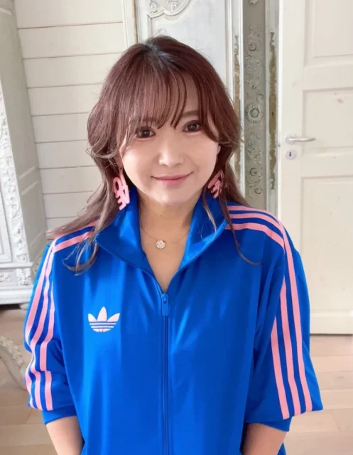 漫画家・新條まゆ氏本人の実写写真