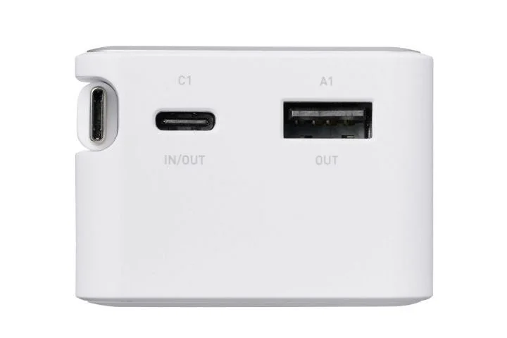 モバイルバッテリーのUSB Type-CポートとUSB-Aポート