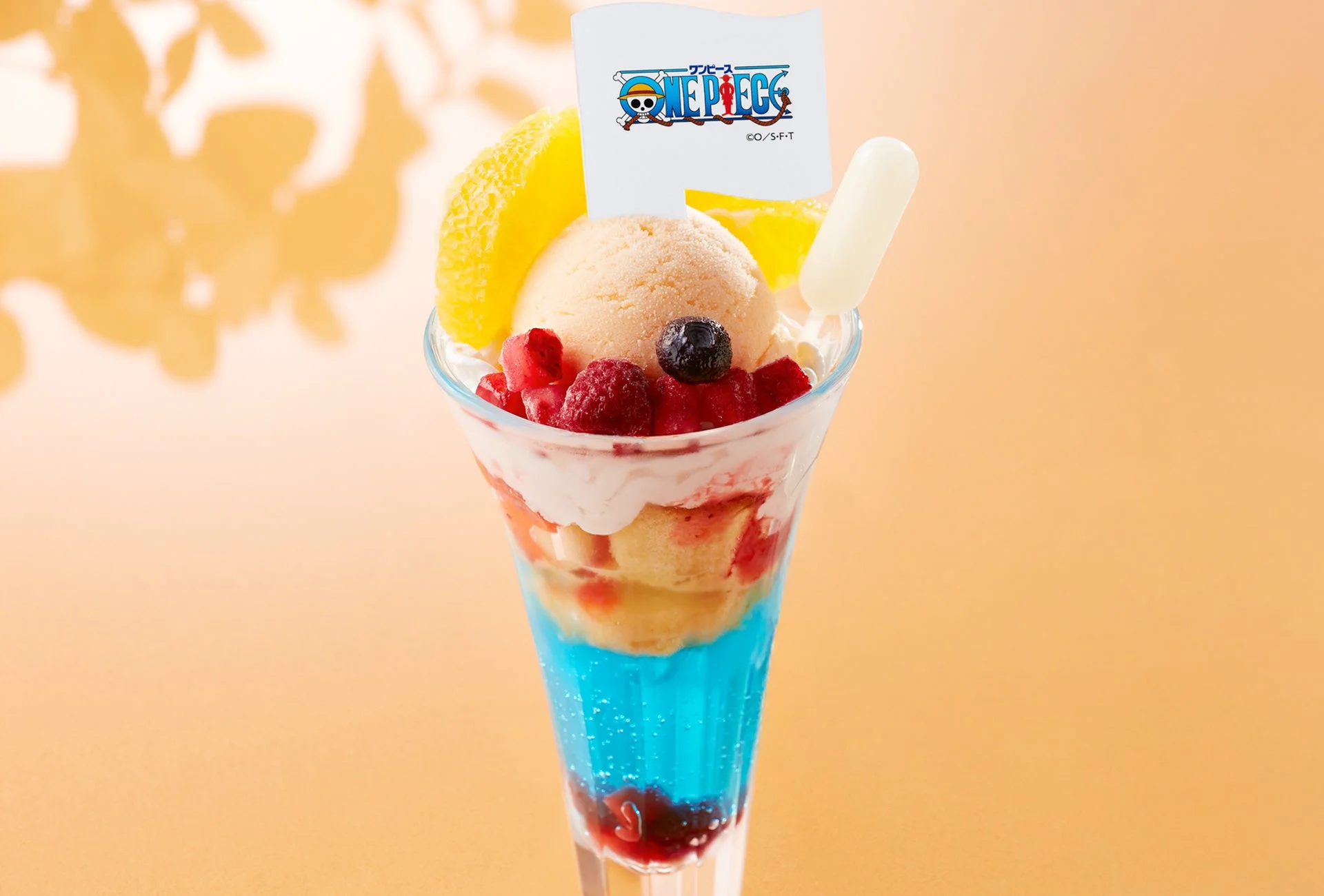 ナミの大好きみかんとベリーの魔法の天候棒パフェ