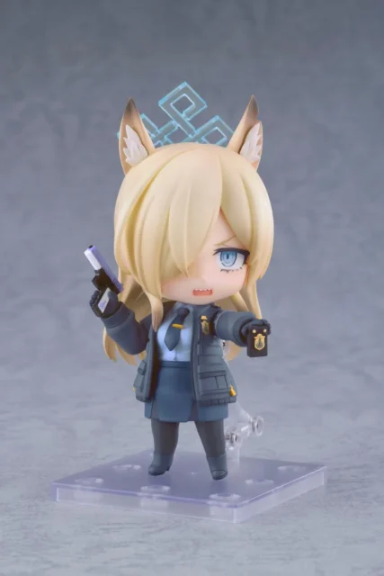 ねんどろいど尾刃カンナ、拳銃と警察手帳を持つ「威圧顔」