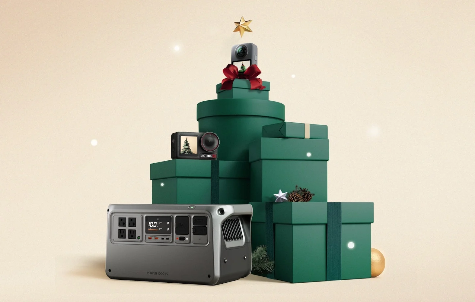 DJIクリスマスセールのメインビジュアル、クリスマスツリーと製品