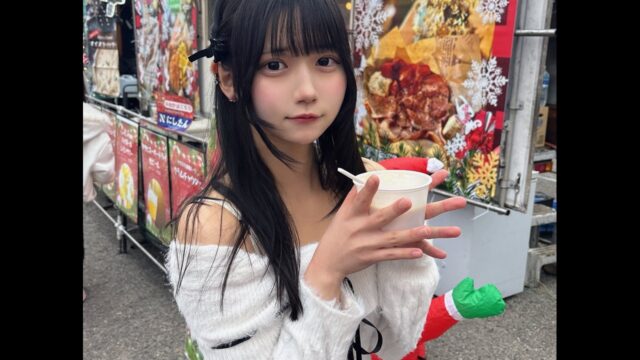 わがままいっぱい聞いちゃった！　犬乃かりん、食べ物片手に甘えた表情を披露