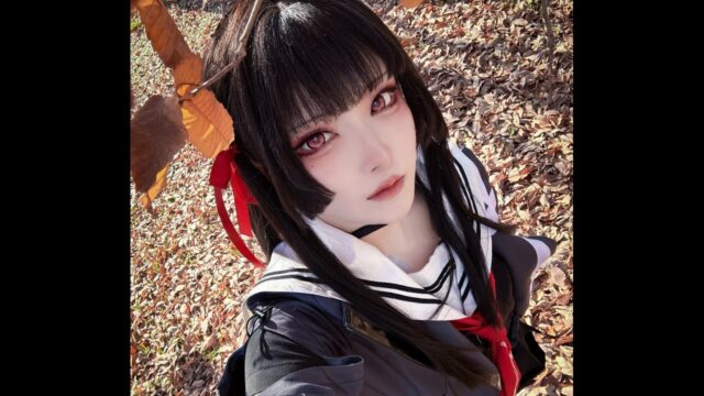 凛々しさあふれる黒髪パッツン！　幸まる、『鳴潮』千咲のJK制服コスプレを披露