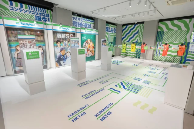 ファミフェス会場内の「コンテンツコラボ店舗」コーナーの様子