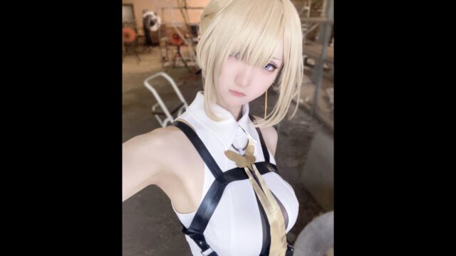 クールビューティなイヴリン！　ム月、『ゼンレスゾーンゼロ』イヴリン・シェヴァリエのコスプレ写真を公開