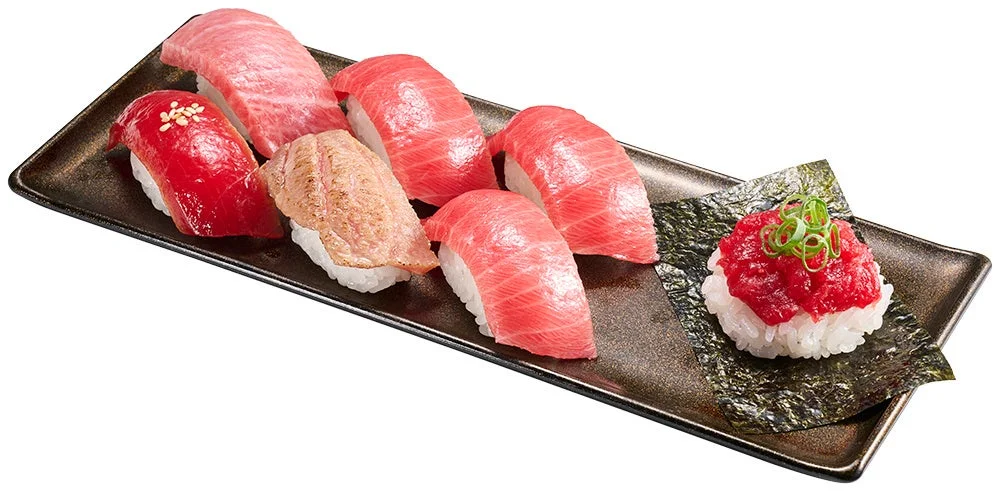 スシローの天然本鮪7貫盛り、大とろ、漬け赤身、中とろ焦がし醤油など