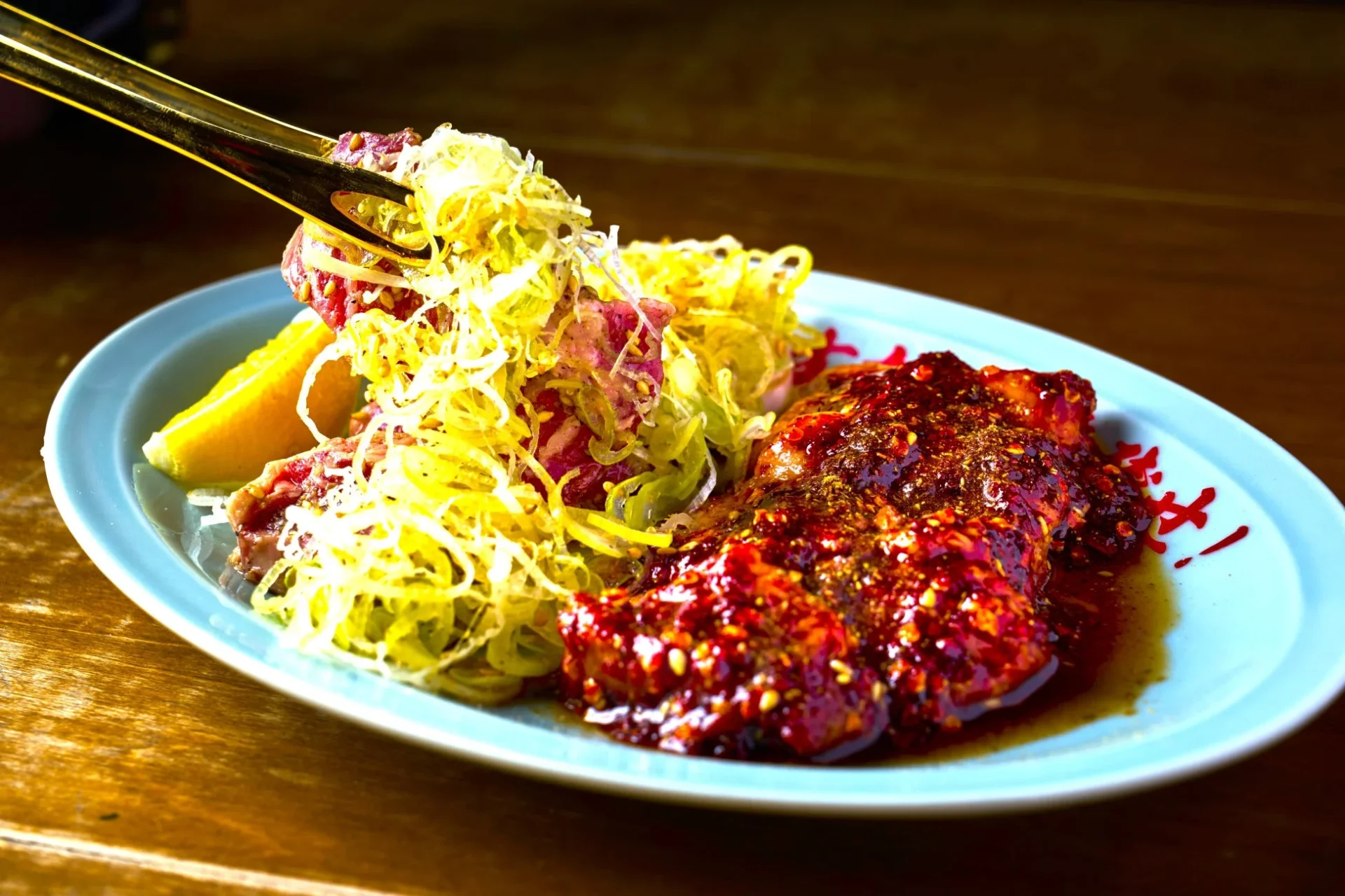 コラボ限定メニュー「P5X双子のふたご盛り」ネギレモンと麻辣の肉