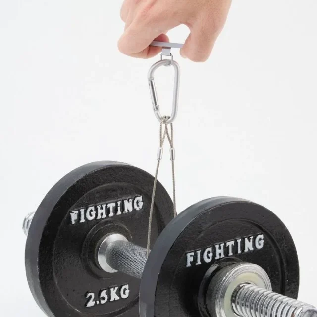 ダンベルを持ち上げて強度をテストするステンレスストラップホールシート