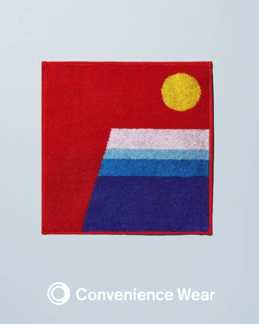 福袋に含まれる縁起の良い富士山デザインのハンドタオル