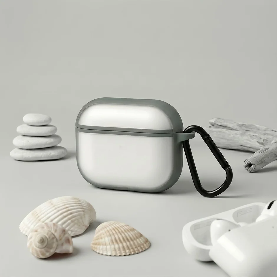 AirPods Pro 3カラーケース グレーの落ち着いた雰囲気の使用例