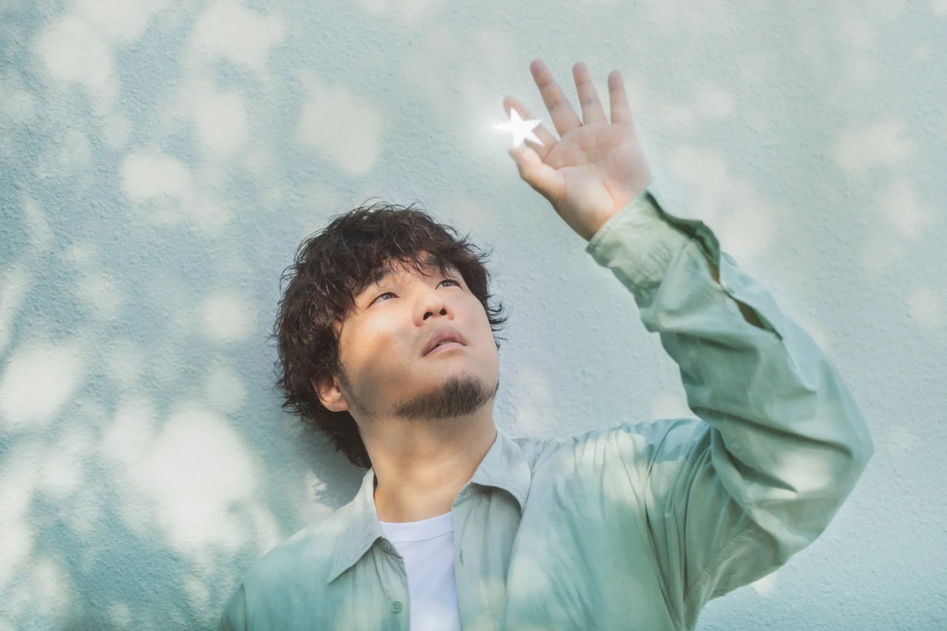 お年玉メッセージを寄せるアーティスト秦基博