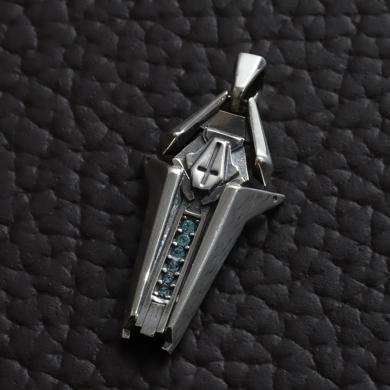 シンデレラ ガラスの靴 ネックレストップ正面アップ