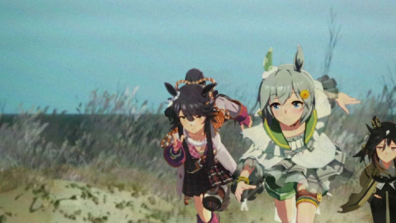 海岸線を力強く走る風来坊ウマ娘のCMシーン