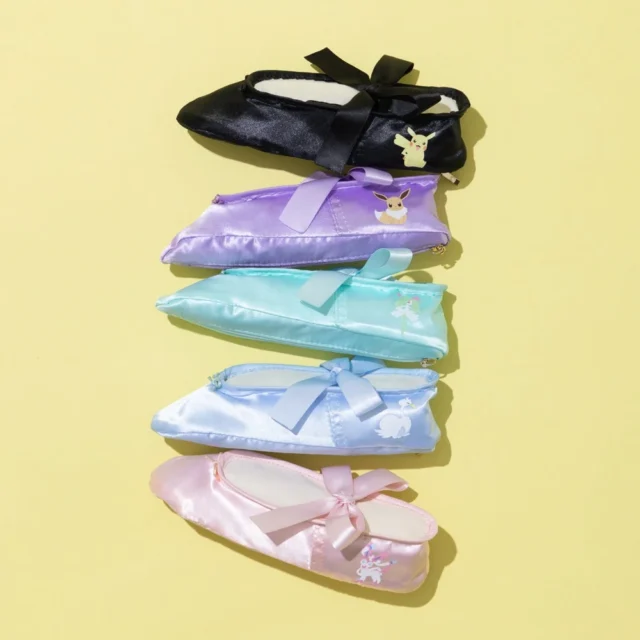 ポケモンキャラクターがデザインされたトゥシューズ型ポーチ5種