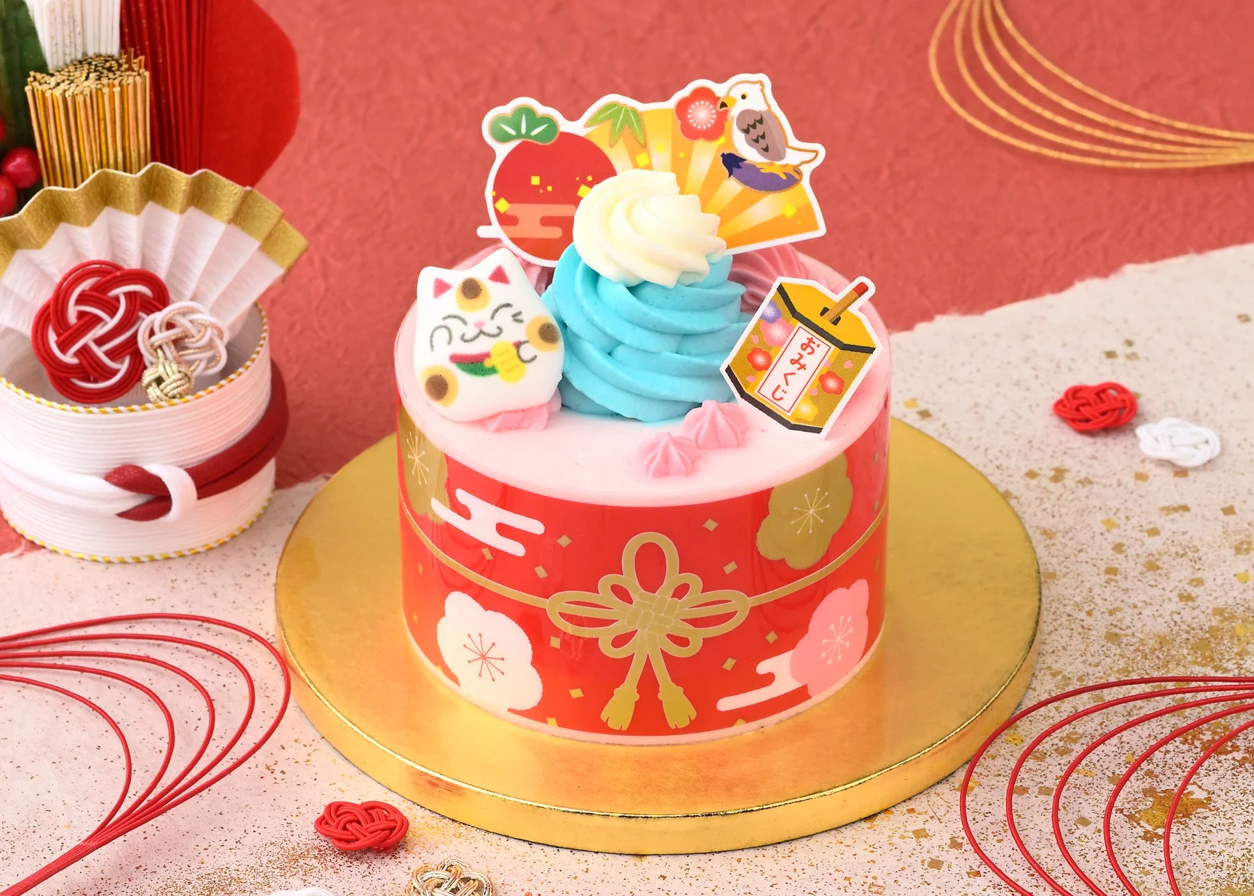 招き猫や富士山をモチーフにしたおみくじ付き初夢ケーキ