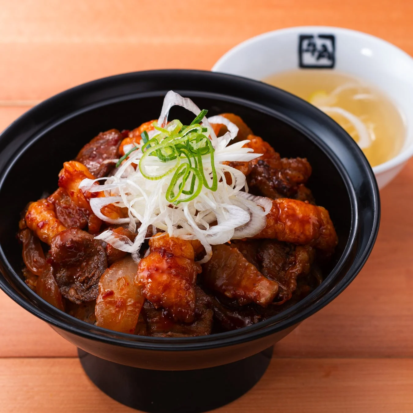 牛角焼肉食堂の旨辛ホルモン・ハラミ丼