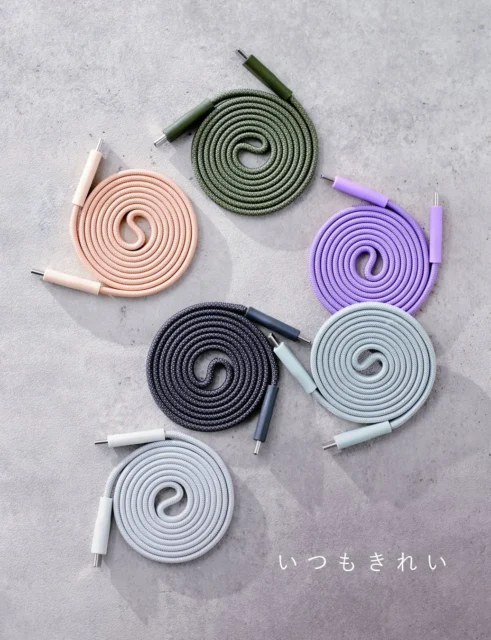 Flat Spiral Cable CtoC 1mの複数色のケーブル