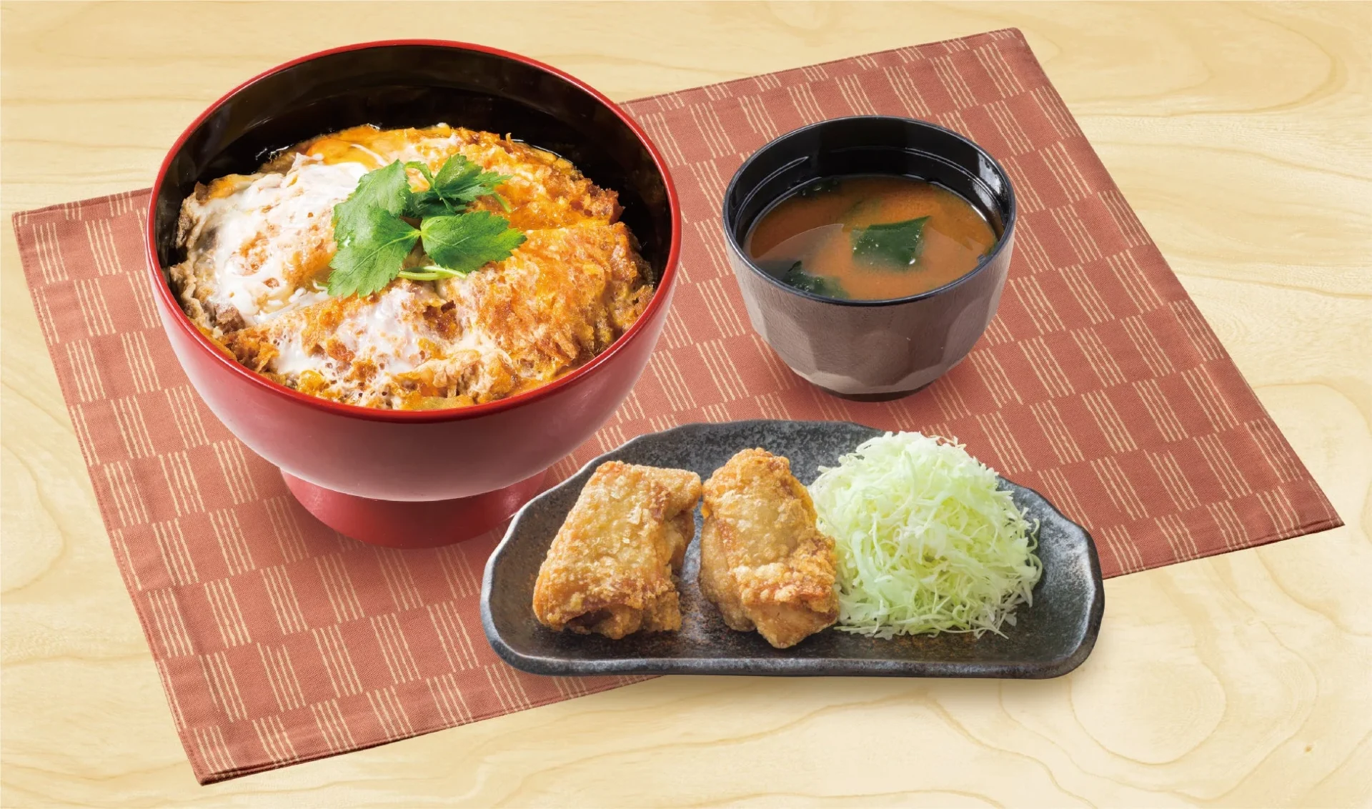 とんから亭のヒレかつ丼とから揚げ、味噌汁のセット