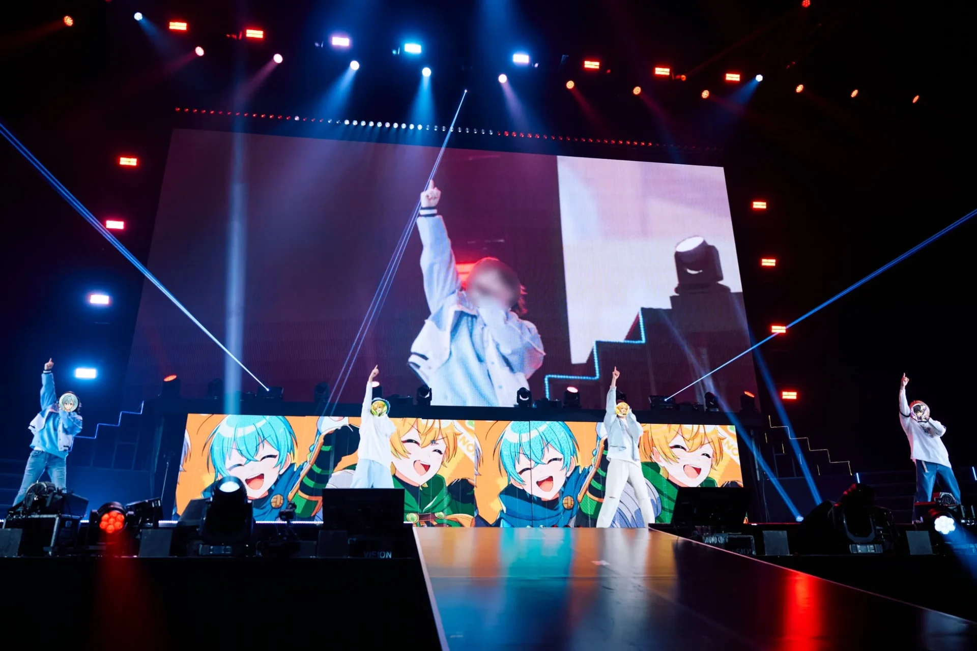 BNKメンバー（ころん、あっきぃ、まぜ太、ぷりっつ）による「チームBNK」のパフォーマンス。