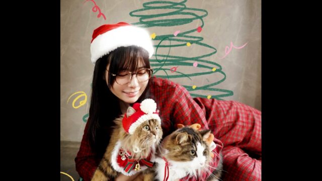 クリスマスコーデがお揃い！　東雲うみ、愛猫ツナゴロウとの初クリスマス記念写真を公開