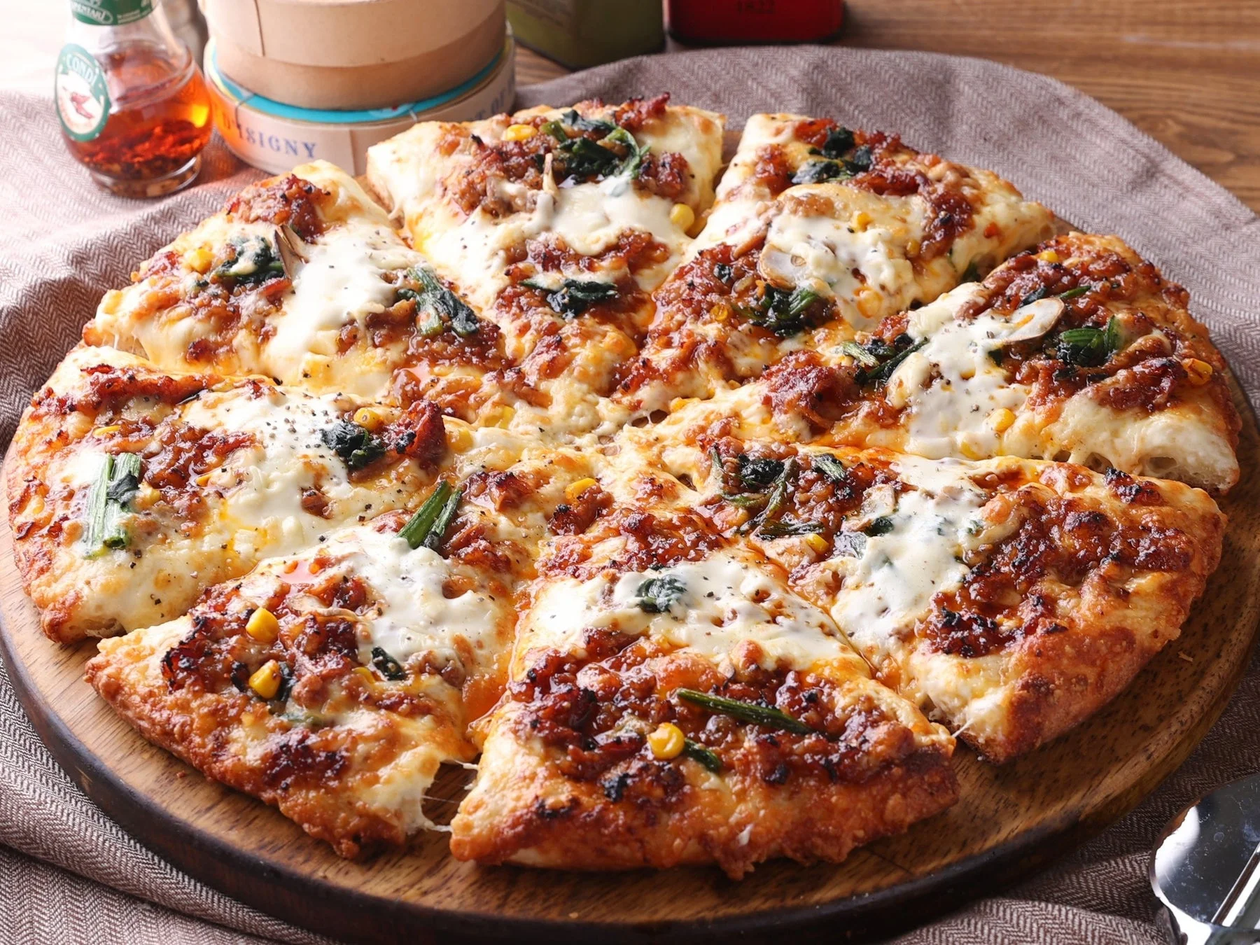 とろけるチーズのピザーラプルコギピザ