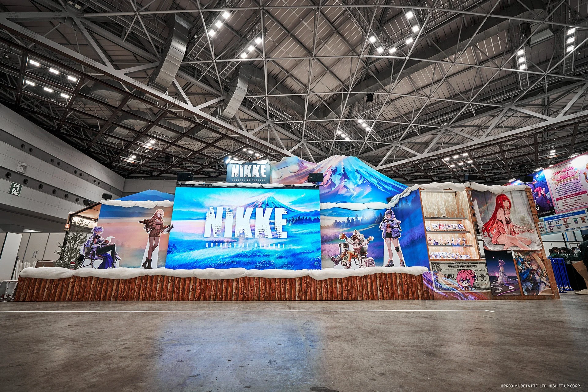 『勝利の女神：NIKKE』コミックマーケット107ブースの全景