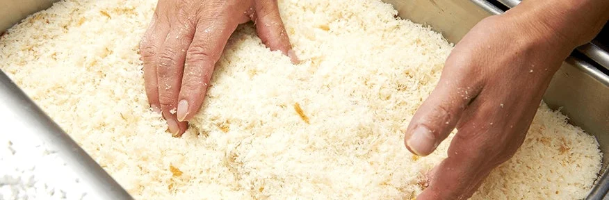 まい泉のとんかつに使用する特製の生パン粉