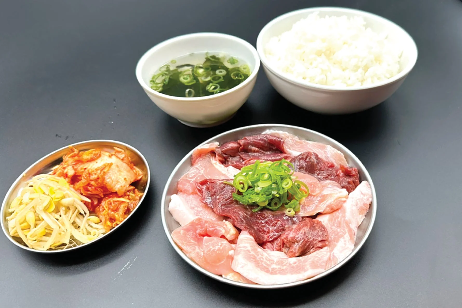 人気部位盛り合わせ！肉ごちゃ盛りランチセット