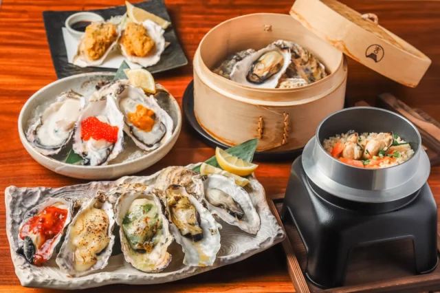 冬季限定フェアで提供される様々な牡蠣料理の盛り合わせ
