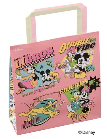 ミッキーマウスとデイジーダックが読書を楽しむピンクのディズニーハピネスバッグ