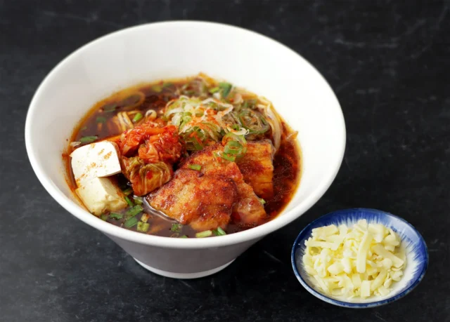 琉球新麺通堂のK-POPテーマラーメン「スンドゥブ★ダイナマイト」