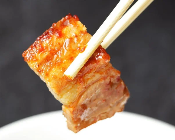 琉球新麺通堂「スンドゥブ★ダイナマイト」のキムチ漬け豚バラ肉