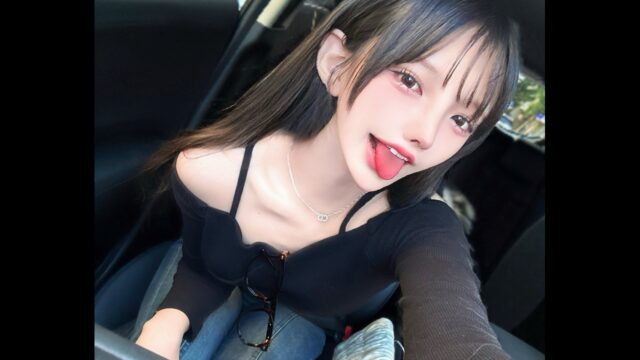 猫耳フェチ注目！　惣流みゅぅらんぐれー、黒猫コスプレで舌ペロのキュートショットを披露