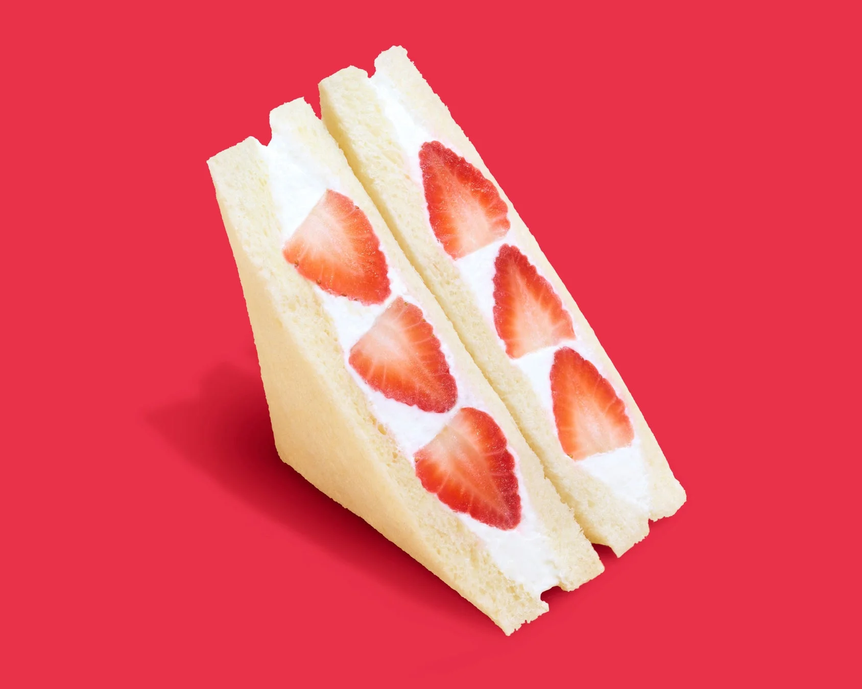 新登場の「いちご＆ホイップサンド」商品画像