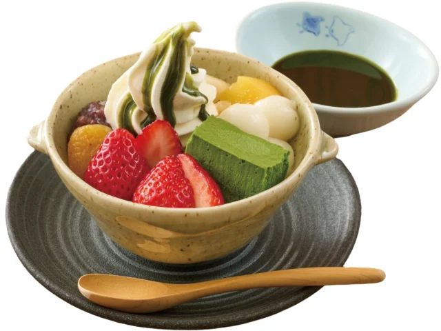 国産いちごと玉林園宇治抹茶みつのソフト白玉あんみつ