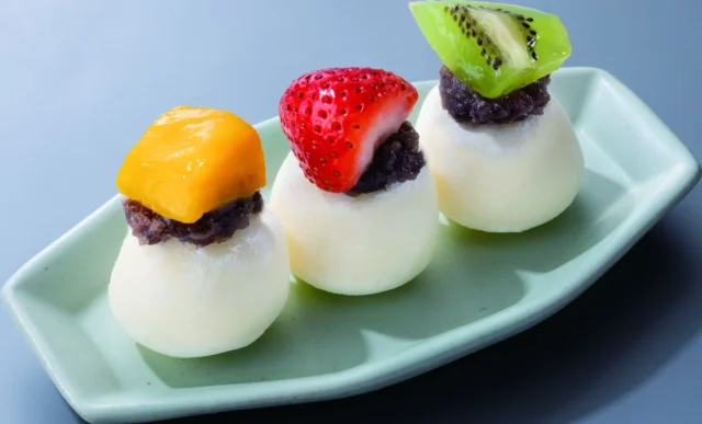 マンゴー、いちご、キウイを乗せた可愛らしい「雪見フルーツだいふく」3種