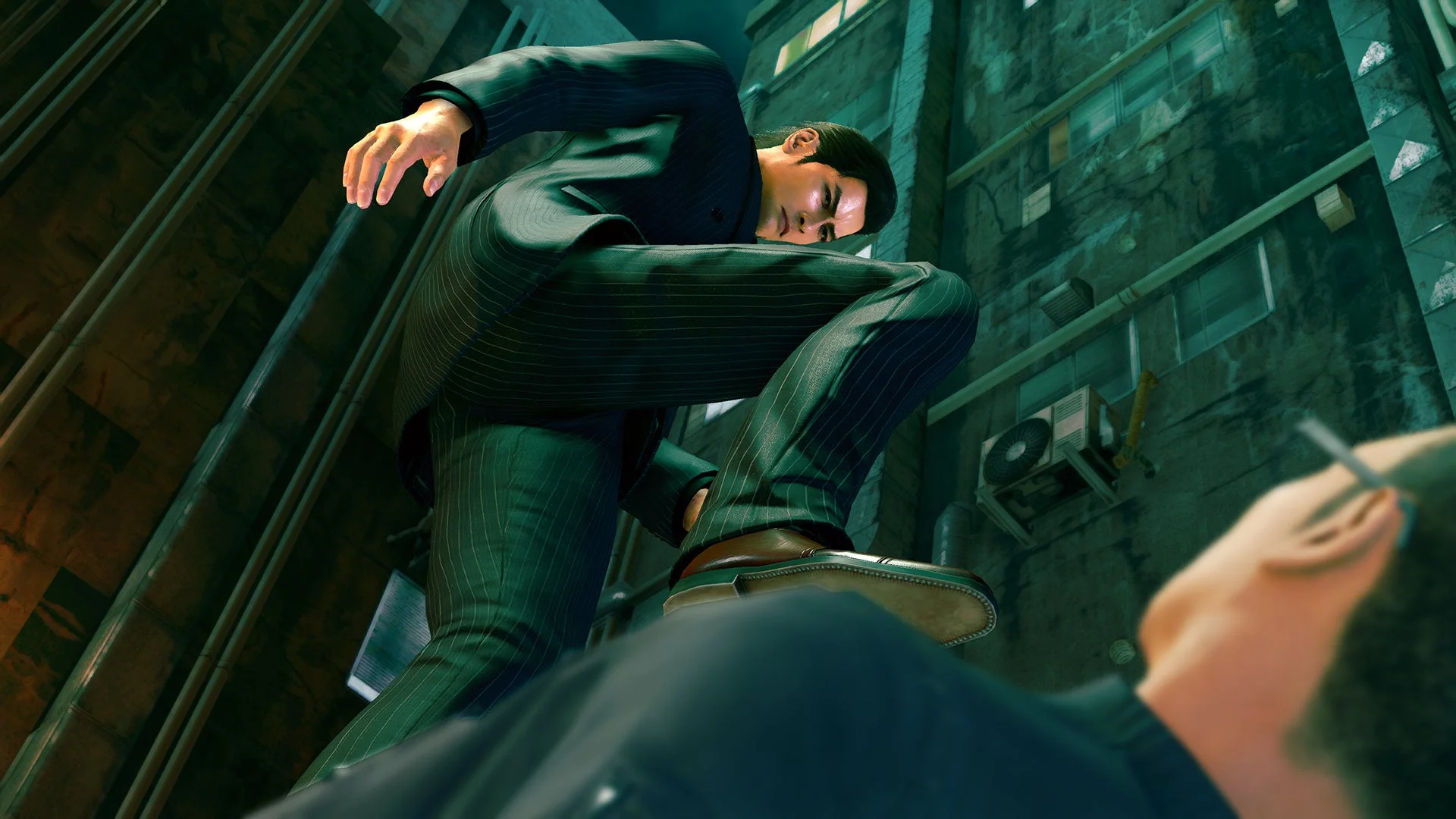 峯が犯人に迫る戦闘シーン