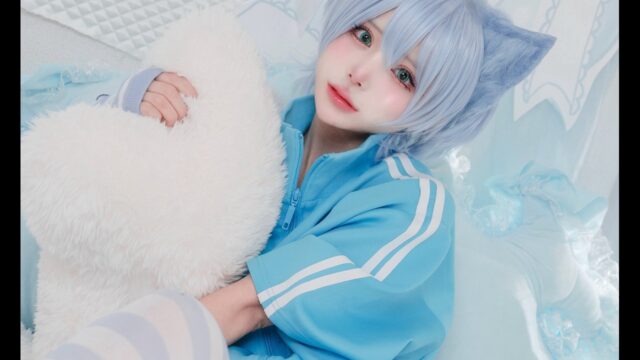 ふわふわケモ耳に癒される！　雛月あや、爽やかな青系コスプレで朝の挨拶