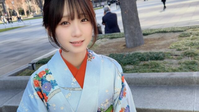 爽やかな水色の着物が映える！　伊織もえ、優雅な和装姿を披露