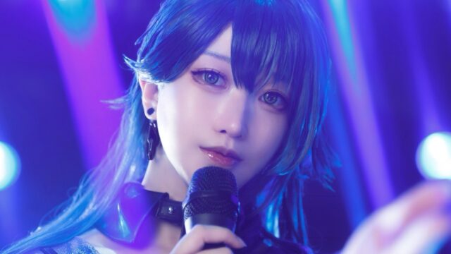 ステージ映えする紫髪！　シオ、『学園アイドルマスター』月村手毬のコスプレ写真を公開