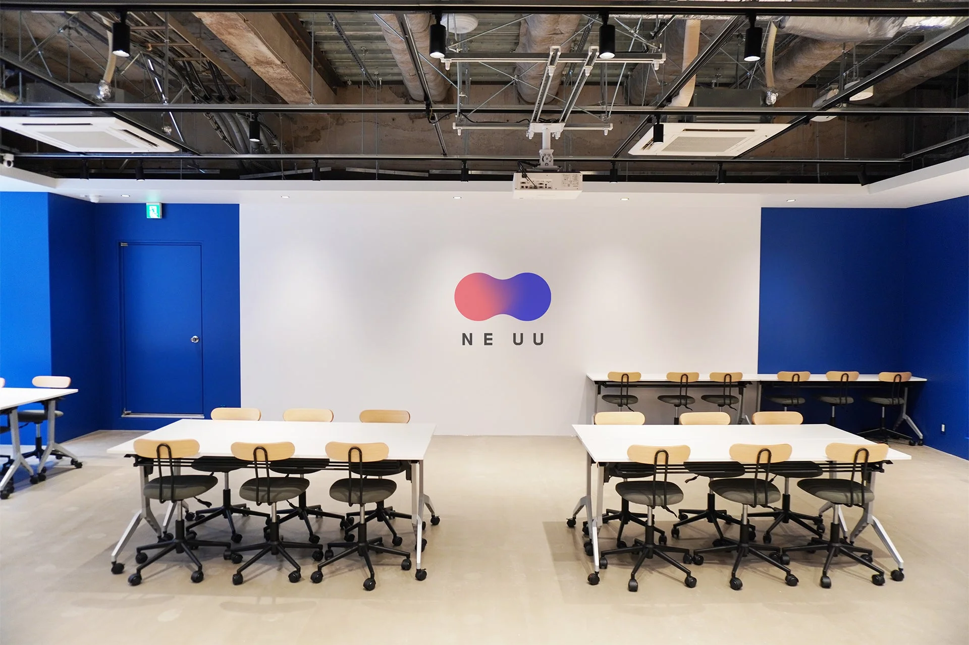 XR技術を体験できる常設施設NEUUのワークスペース