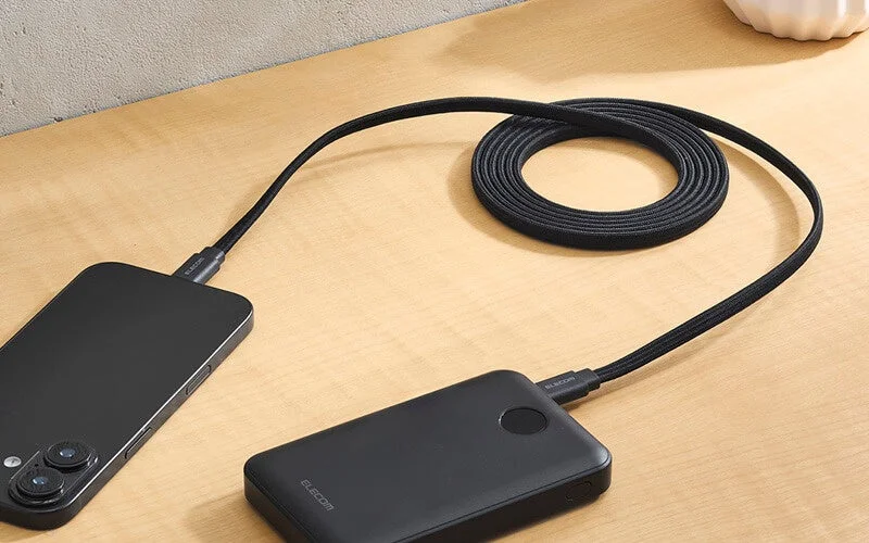 フラットタイプでコンパクトに収納できるUSB Type-Cケーブル