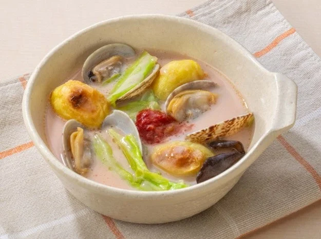 柔らかな酸味の「トマトチャウダー風」