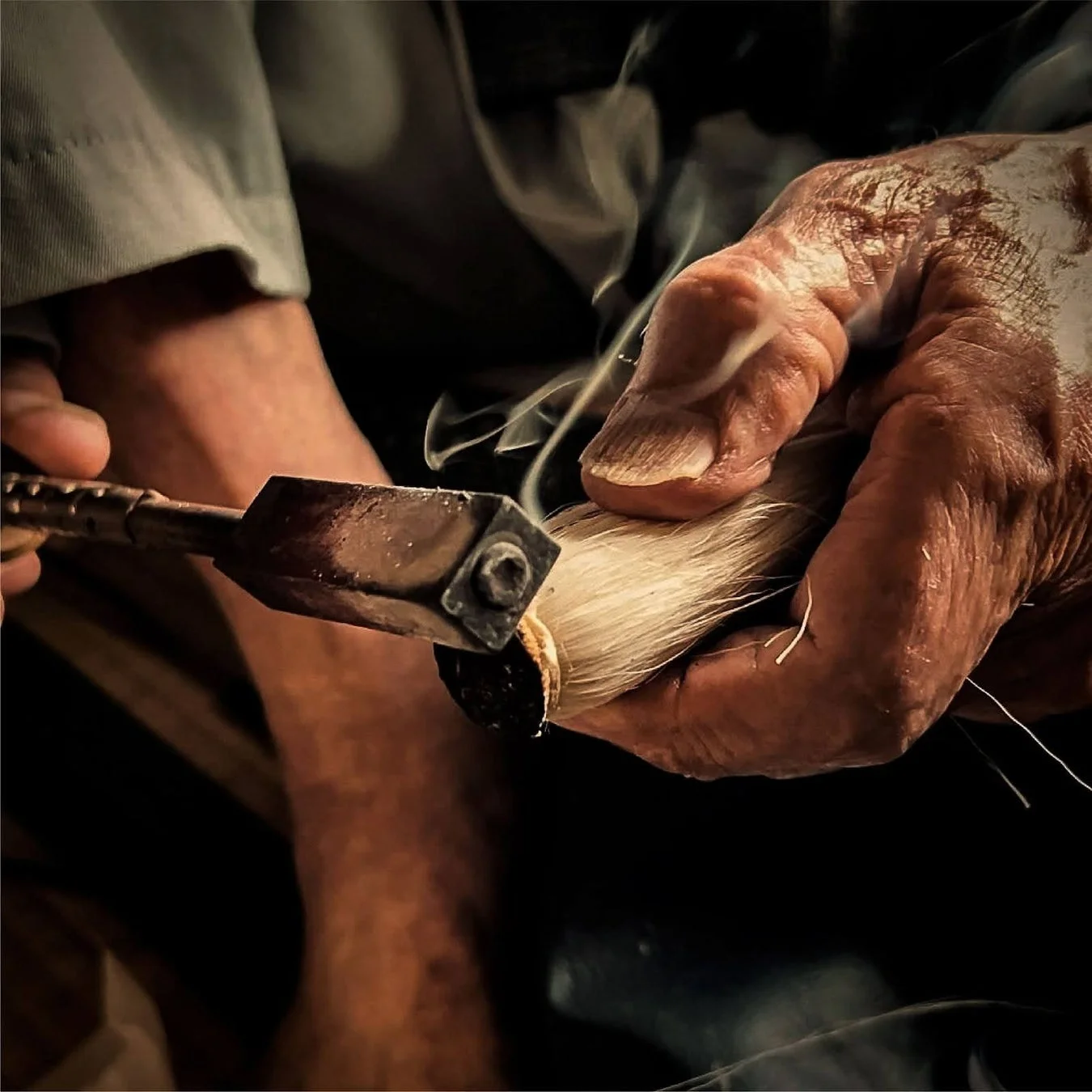 広島県熊野町で受け継がれる伝統的な筆づくりの職人技