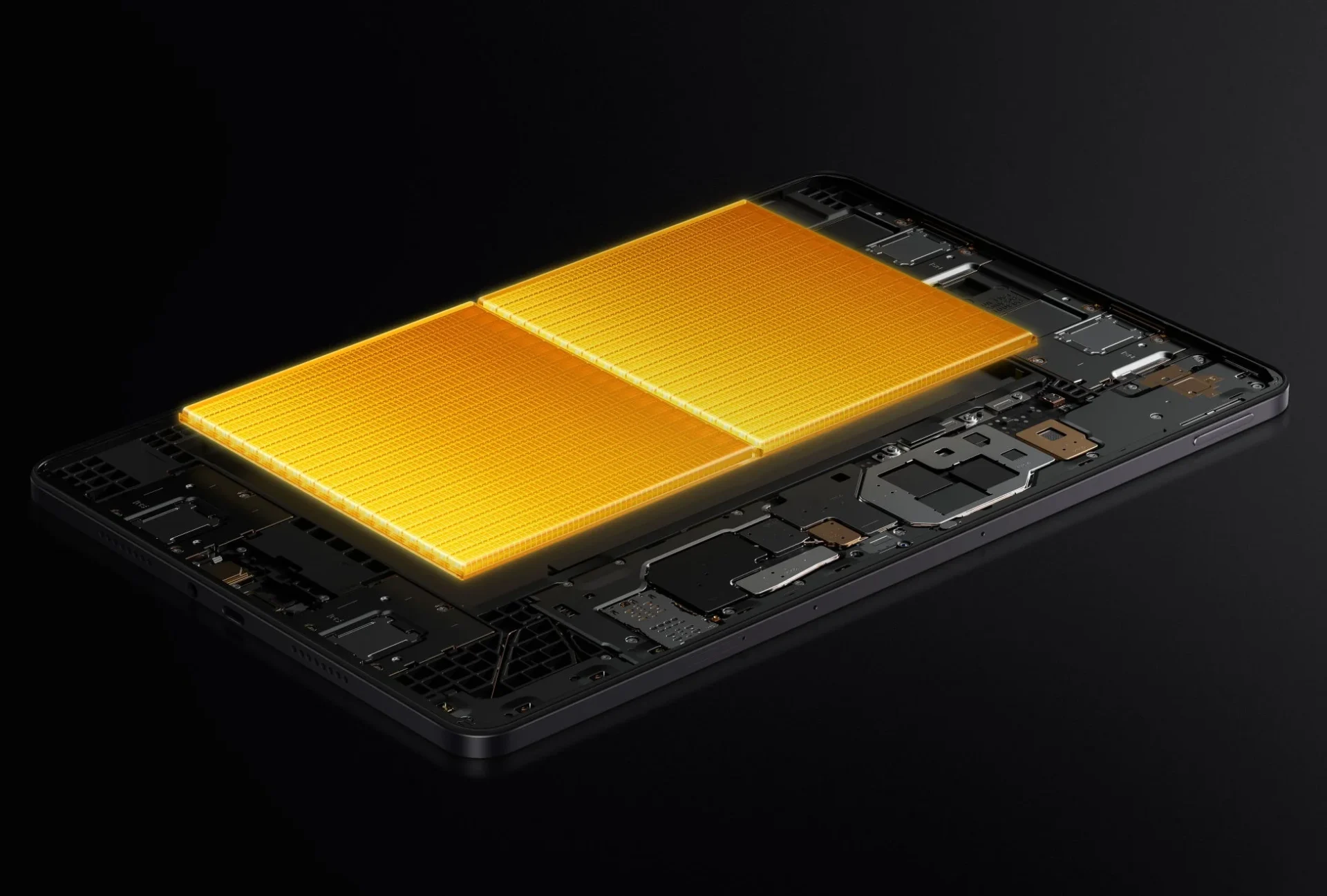 POCO Pad M1の内部構造、大容量バッテリー部分が金色に光る