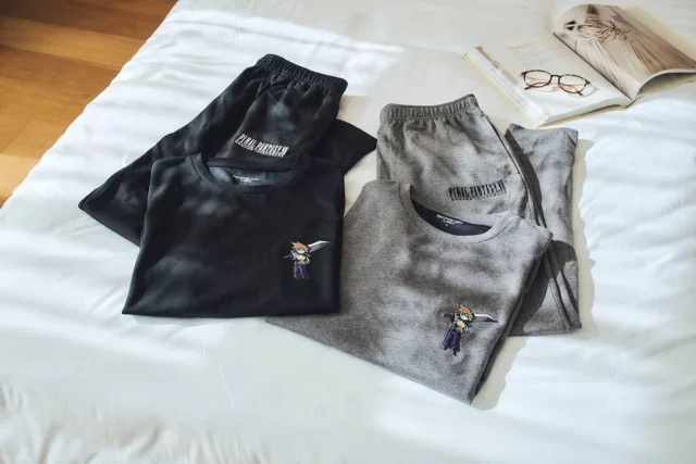 ファイナルファンタジーVIIデザインの疲労回復ウェア(ブラックとダークグレー)