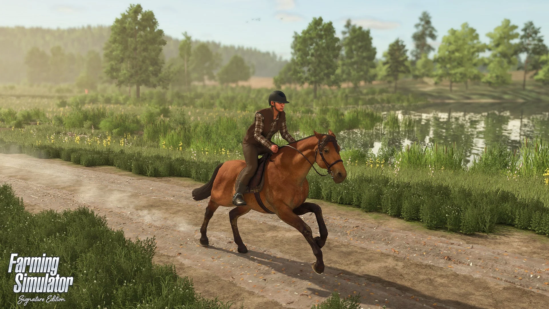 ファーミングシミュレーターで馬に乗って広大な農場を移動するプレイヤー