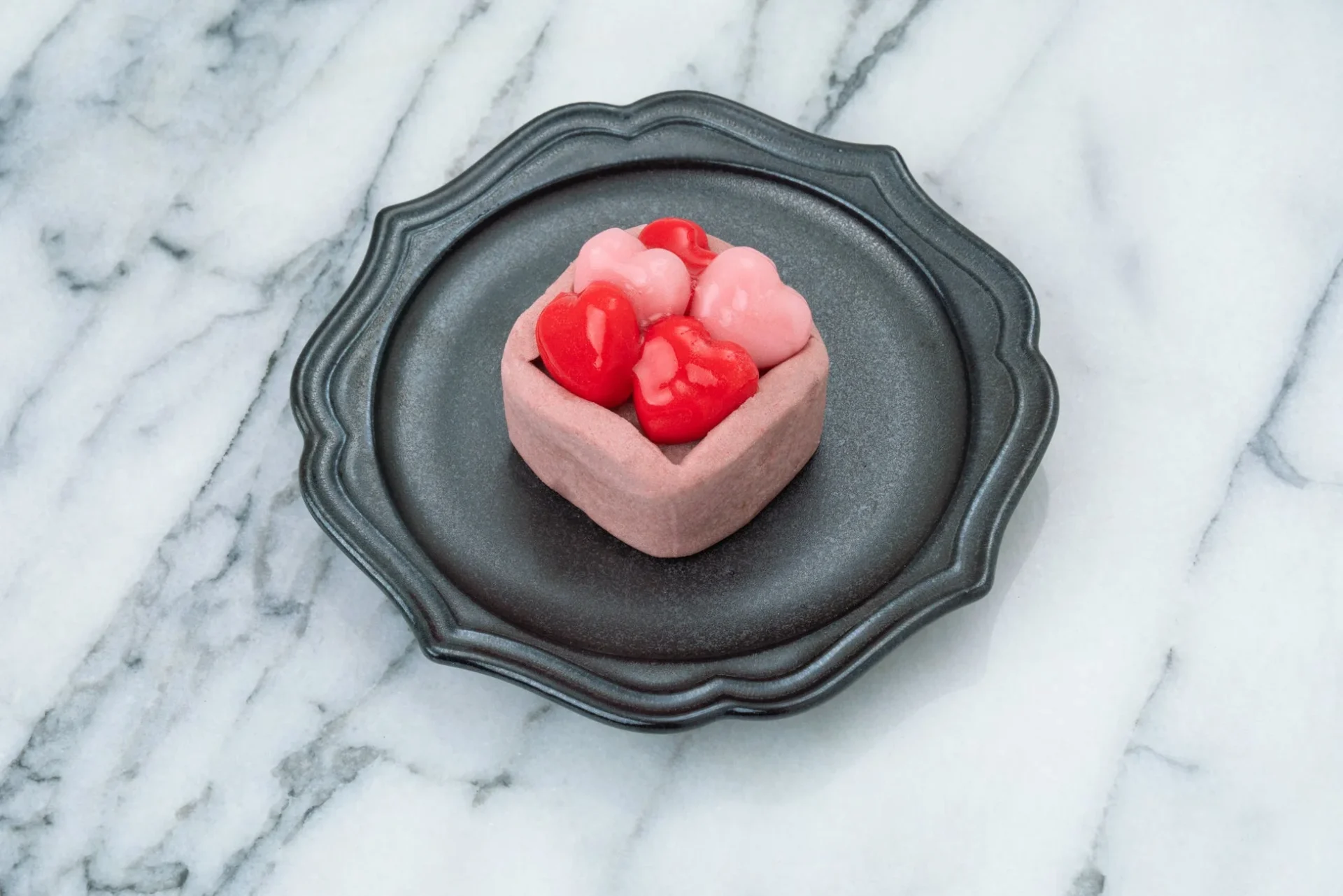 越乃雪本舗大和屋の「フローラルカカオのバレンタイン上生菓子」