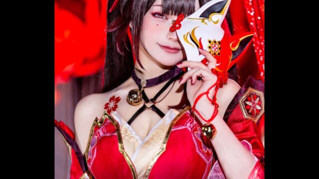 妖艶で最高！　あかせあかり、『崩壊：スターレイル』花火のコスプレ写真を公開